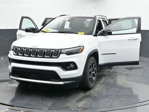 Used 2025 Jeep Compass Limited image 53