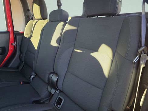 Used 2021 Jeep Gladiator Sport image 30