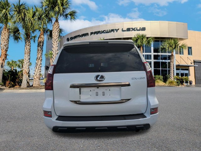 Certified 2022 Lexus GX 460 w/ Black Line Special Edition AWD/4WD image 2