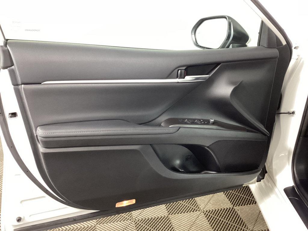 Used 2023 Toyota Camry XLE FWD image 16