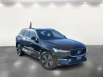 Used 2022 Volvo XC60 B5 Momentum w/ Climate Package