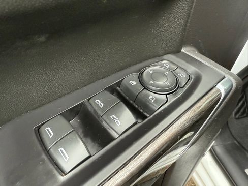 Used 2021 Chevrolet Silverado 1500 LTZ image 35