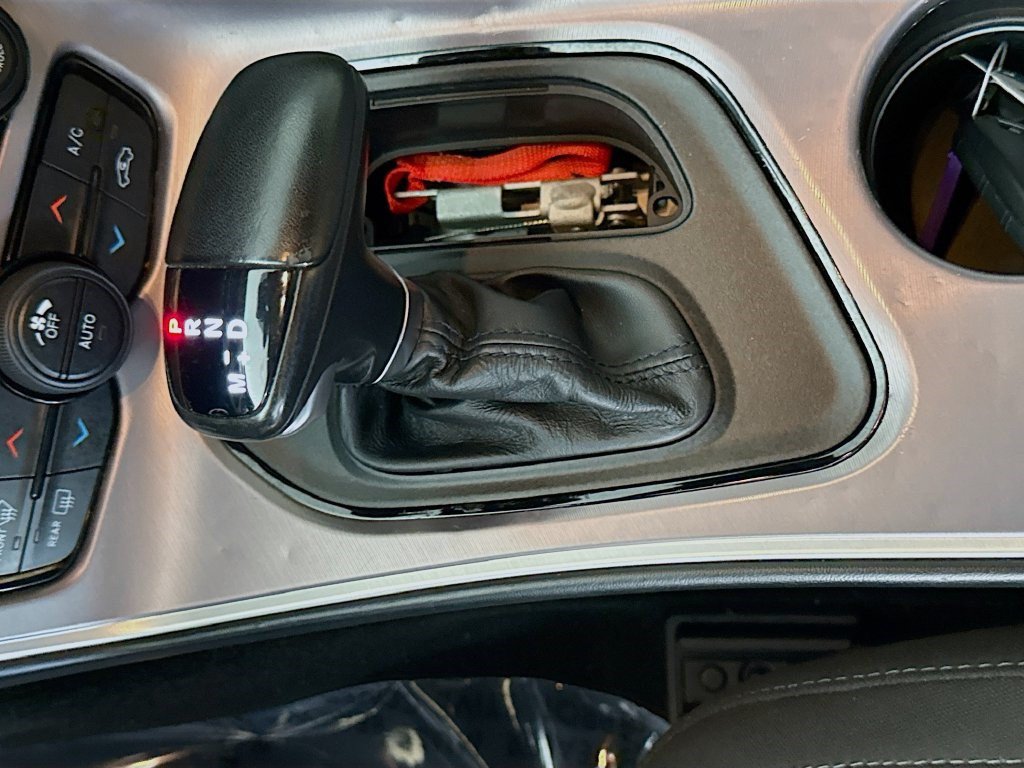 Used 2022 Dodge Challenger SXT RWD image 19