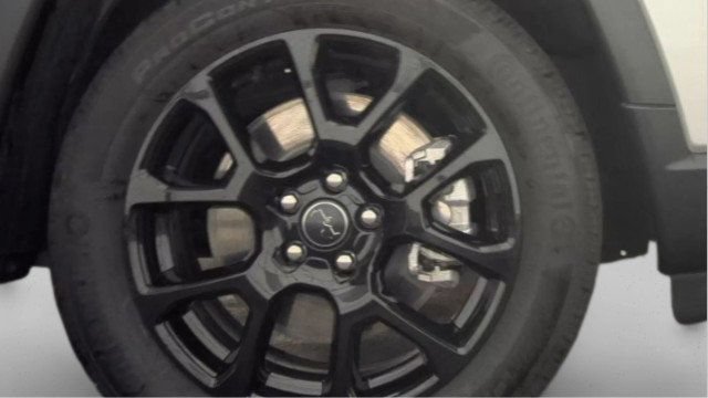 Used 2026 Jeep Compass Latitude AWD/4WD image 6