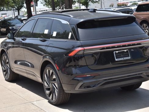 New 2026 Lincoln Nautilus Black Label w/ Jet Appearance Package AWD/4WD image 9