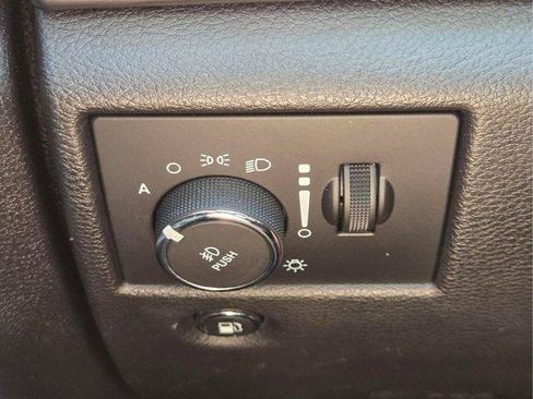 Used 2021 Jeep Grand Cherokee Laredo X RWD image 29