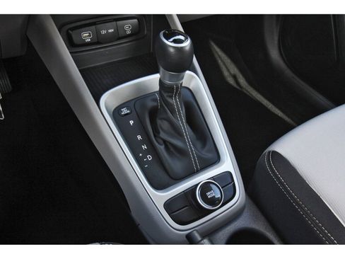 Used 2023 Hyundai Venue SEL FWD image 27