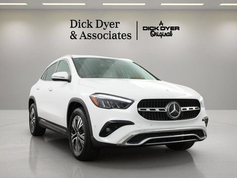 Used 2025 Mercedes-Benz GLA 250 4MATIC image 3