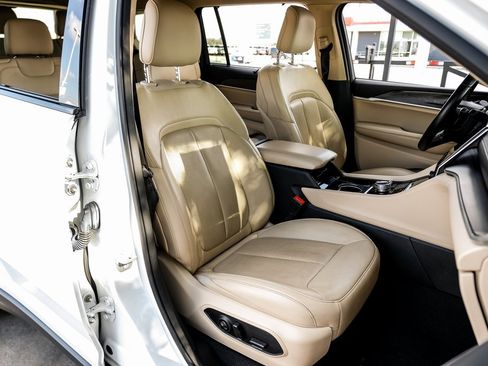 Used 2021 Jeep Grand Cherokee L Limited w/ Luxury Tech Group II image 45