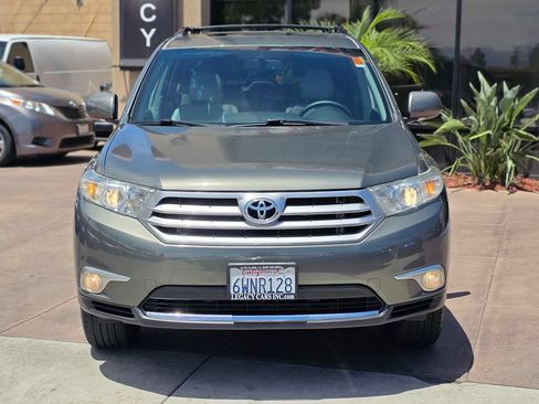 Used 2012 Toyota Highlander Limited w/ Tow Pkg FWD image 4