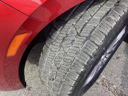 Used 2024 Buick Enclave Premium image 10