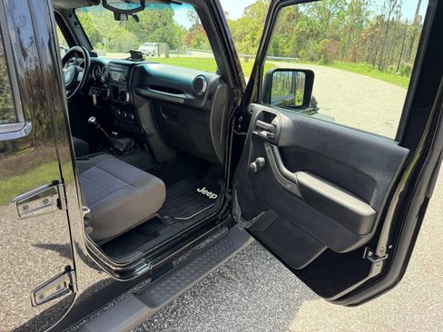 Used 2012 Jeep Wrangler Unlimited Sport w/ Connectivity Group AWD/4WD image 24
