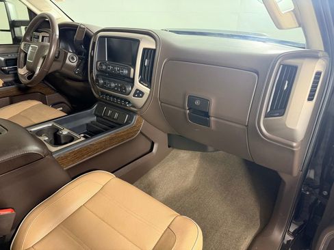 Used 2017 GMC Sierra 3500 Denali w/ Duramax Plus Package image 30