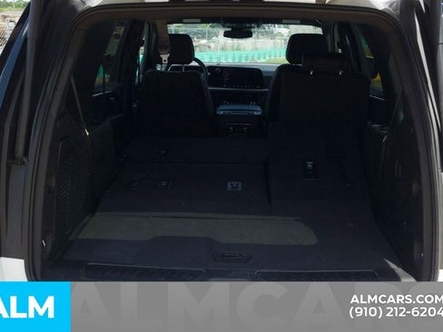 Used 2025 Chevrolet Tahoe LT AWD/4WD image 9