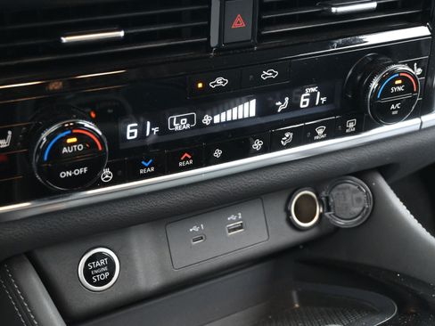 Used 2023 Nissan Rogue SL w/ SL Premium Package FWD image 19