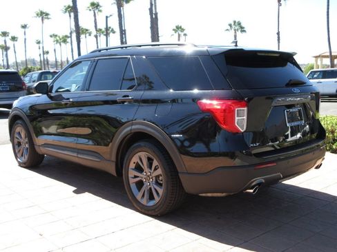 Used 2021 Ford Explorer XLT w/ Equipment Group 202A RWD image 2