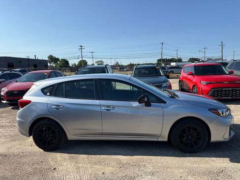 Used 2017 Subaru Impreza 2.0i AWD/4WD image 9