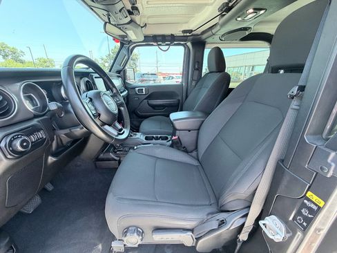 Used 2020 Jeep Wrangler Sport AWD/4WD image 21