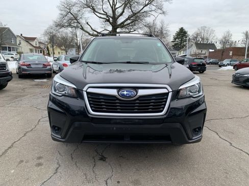 Used 2019 Subaru Forester Premium image 2