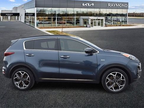 Certified 2022 Kia Sportage SX image 2