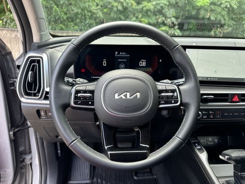 Used 2025 Kia Sorento EX w/ Panoramic Sunroof Package AWD/4WD image 29