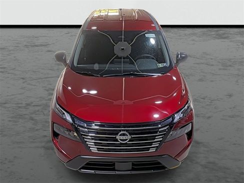 Used 2025 Nissan Rogue S image 6