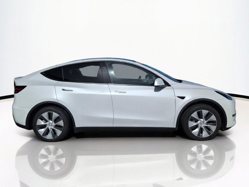 Used 2024 Tesla Model Y Long Range RWD image 5