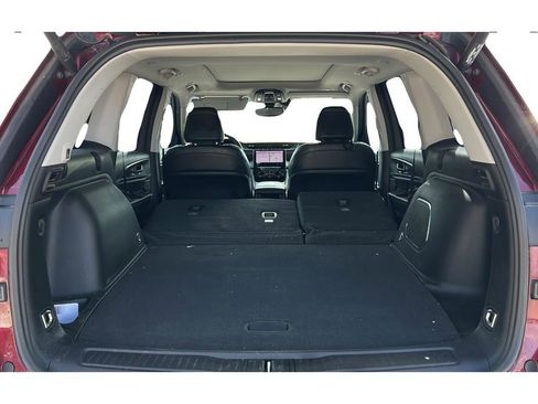 Used 2022 Jeep Grand Cherokee Limited image 10