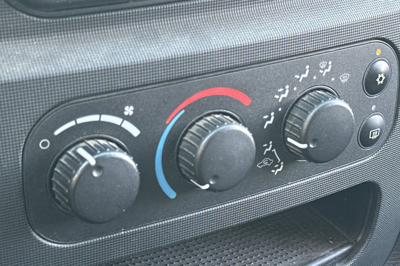 Used 2004 Dodge Ram 1500 Truck SLT w/ Sport Appearance Group RWD image 17