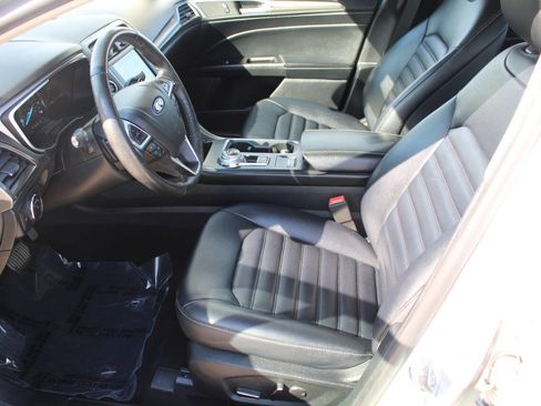 Used 2019 Ford Fusion SEL FWD image 12
