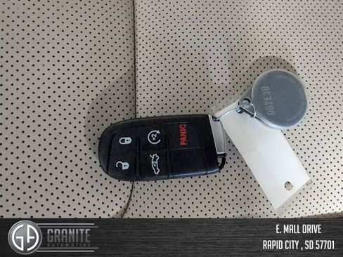 Used 2023 Chrysler 300 Touring L w/ Comfort Group image 27