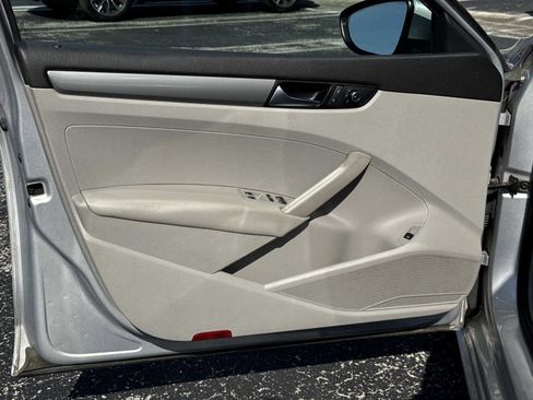 Used 2012 Volkswagen Passat 2.5 S image 10