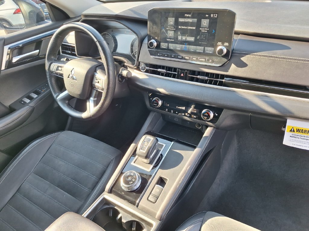 Used 2024 Mitsubishi Outlander FWD image 25