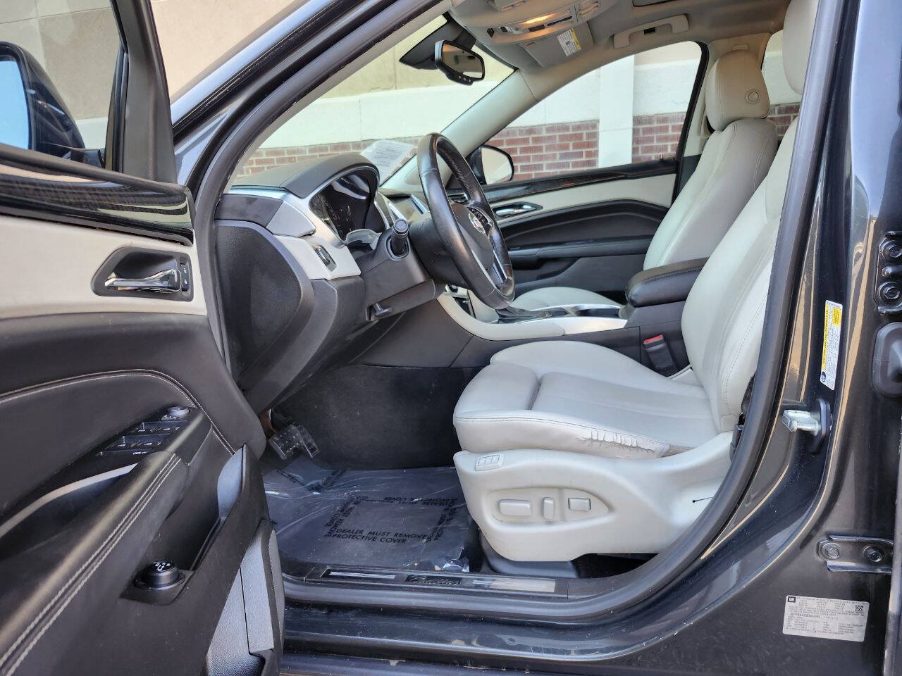 Used 2016 Cadillac SRX Luxury w/ Driver Awareness Package FWD image 4