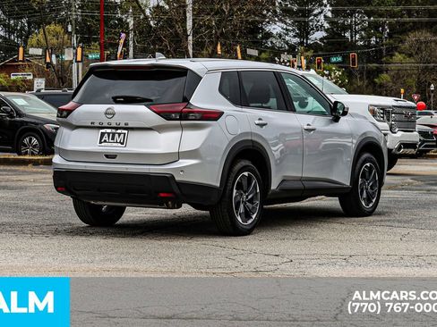 Used 2025 Nissan Rogue SV image 6