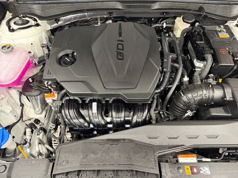 Used 2025 Hyundai Sonata SE FWD image 28