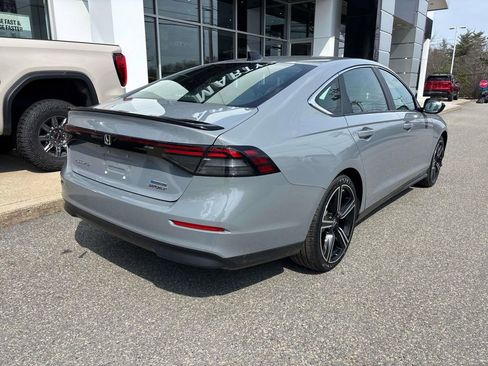 Used 2023 Honda Accord Sport image 3