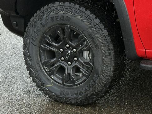 New 2026 Chevrolet Silverado 1500 ZR2 w/ LPO, Dark Essentials Package image 32