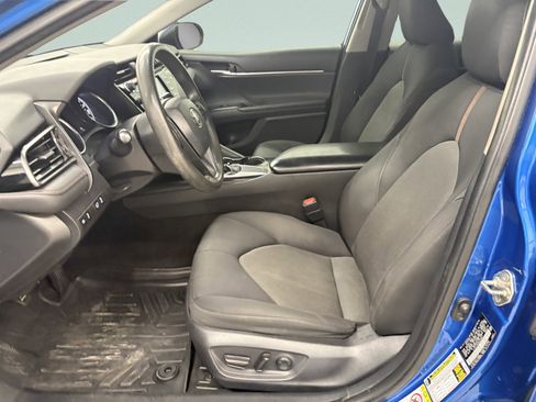 Used 2019 Toyota Camry LE FWD image 10