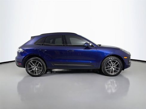 Certified 2026 Porsche Macan AWD/4WD image 8