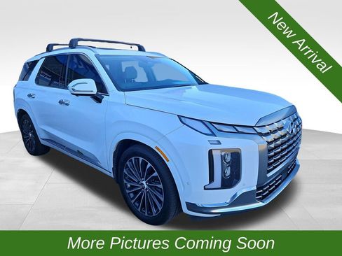 Used 2023 Hyundai Palisade Calligraphy w/ Winter Package image 1