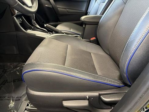 Used 2018 Toyota Corolla SE w/ SE Premium Package FWD image 12
