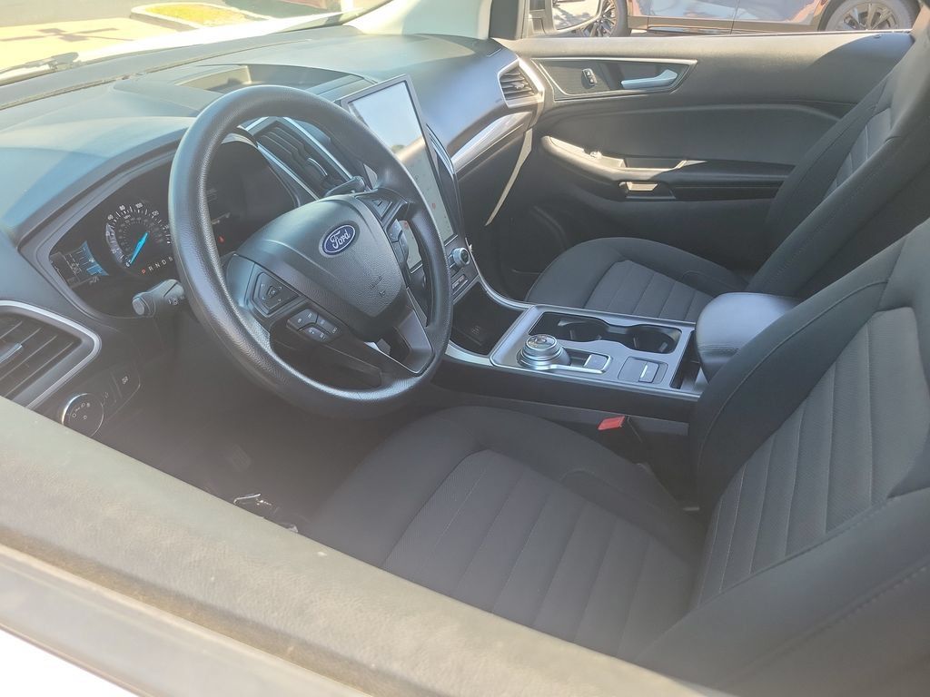 Used 2022 Ford Edge SE w/ Black Appearance Package AWD/4WD image 3