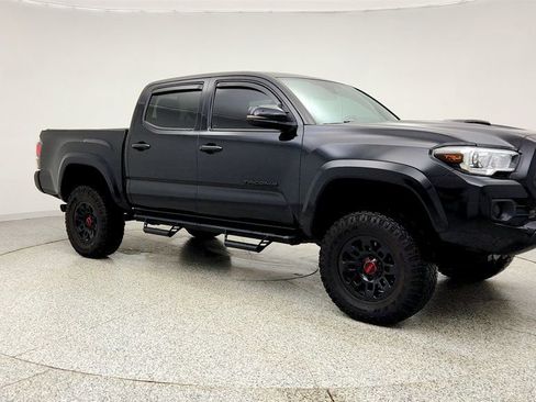 Used 2022 Toyota Tacoma TRD Sport w/ Technology Package image 3