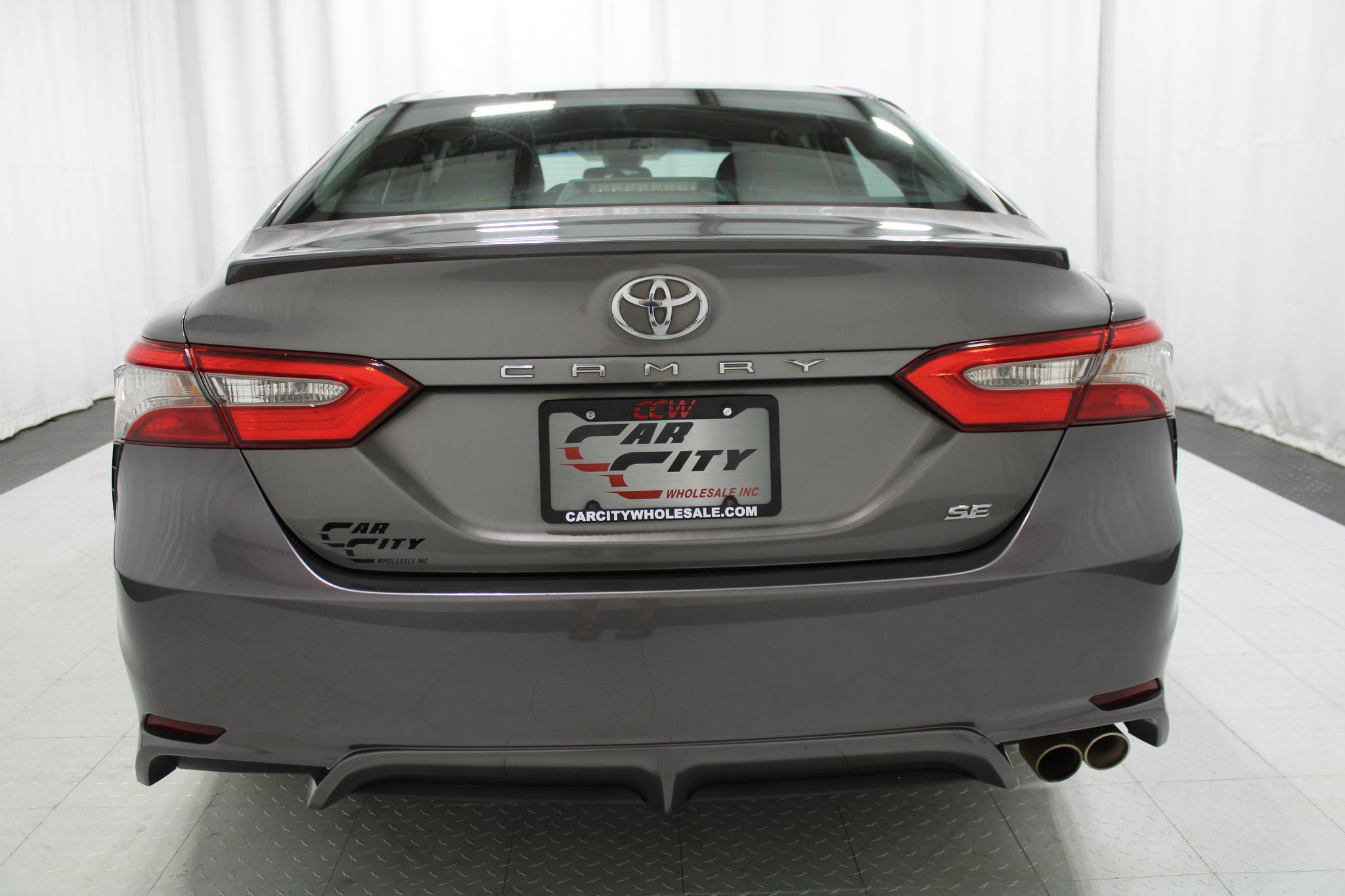 Used 2018 Toyota Camry SE FWD image 7