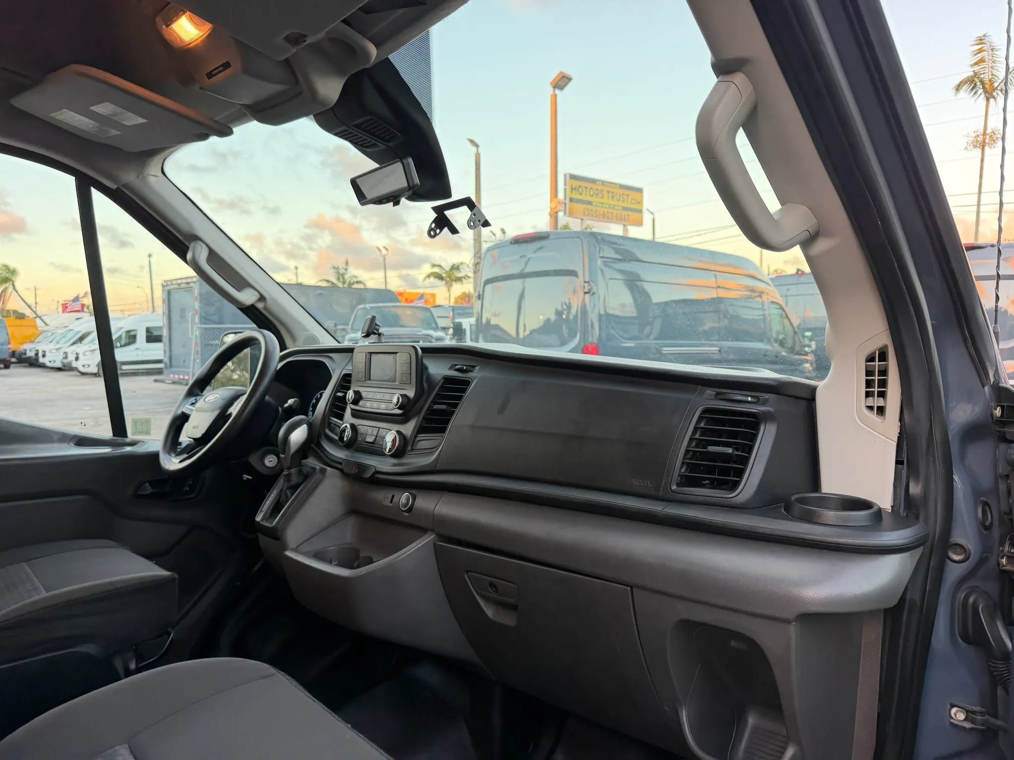 Used 2020 Ford Transit 250 148 High Roof Extended RWD image 18