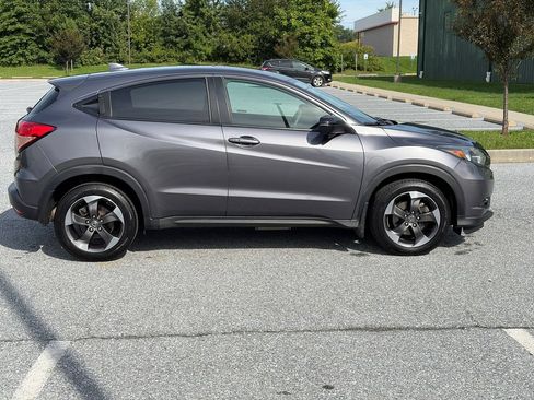 Used 2018 Honda HR-V EX image 9