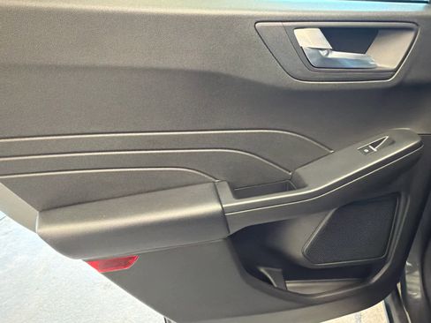 Used 2025 Ford Escape ST-Line AWD/4WD image 23