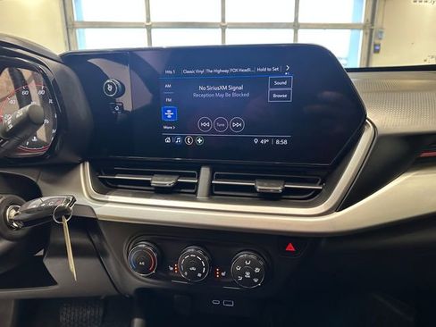 Used 2024 Chevrolet Trax RS image 10