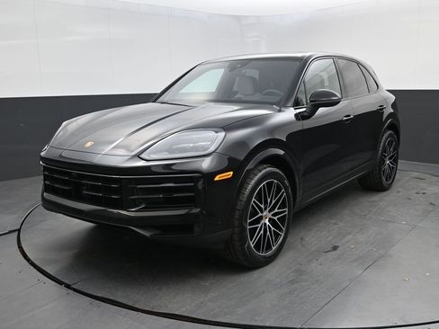 New 2026 Porsche Cayenne image 24